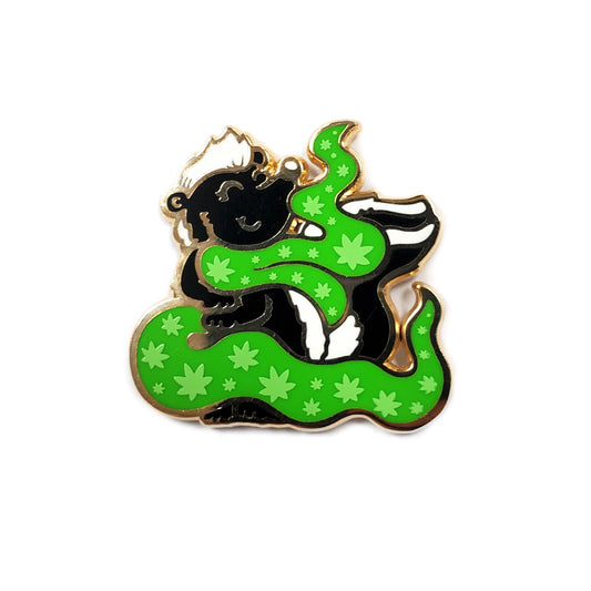 Weed Skunk Needle Minder - Kolorspun Enamel Pins