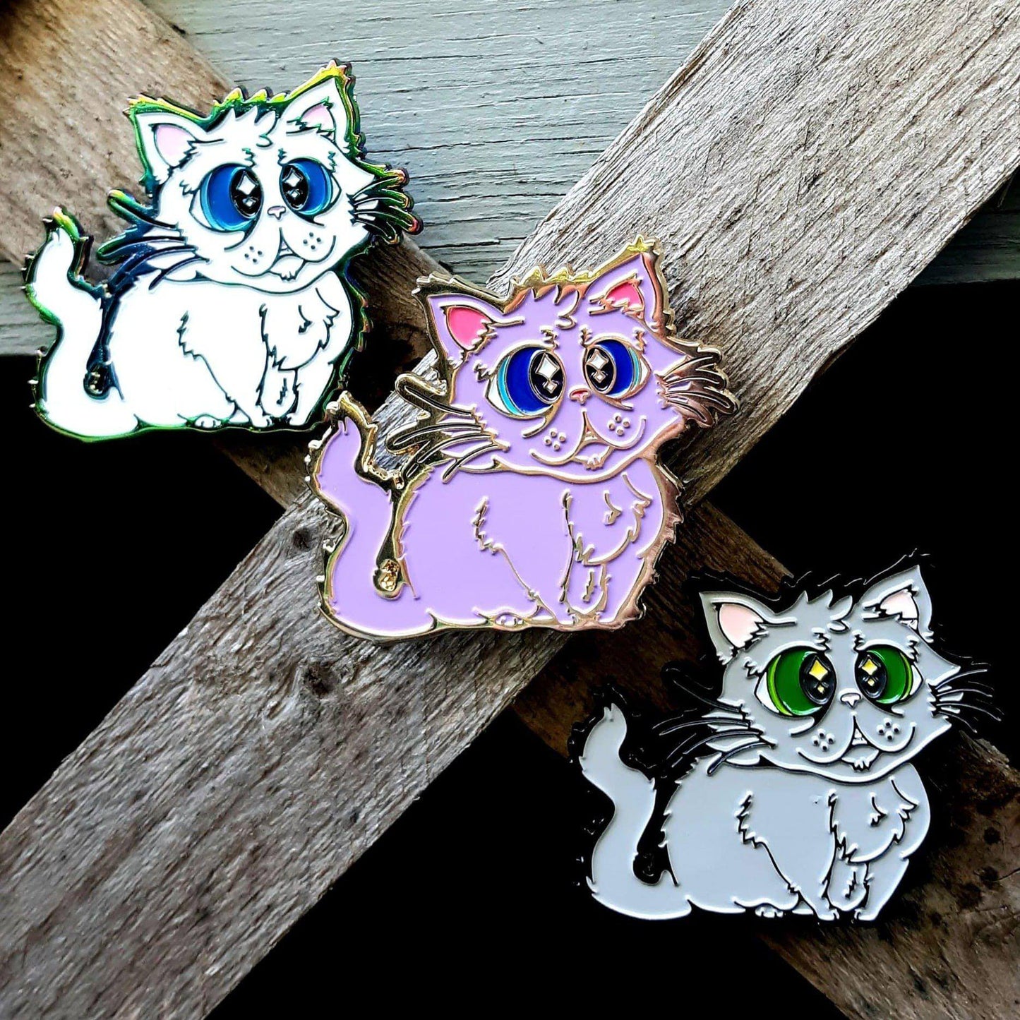 Floofy Kitty Pin - Kolorspun Enamel Pins